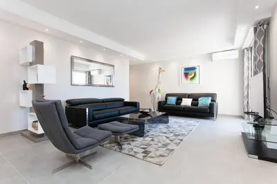 Coin salon dans l'établissement Marriott- Croisette: Superb 3 bedrooms/ 3 baths