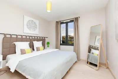 Un ou plusieurs lits dans un hébergement de l'établissement 3 bedrooms: 200m from Croisette