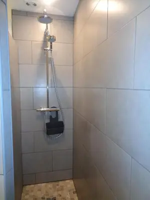 Salle de bains dans l'établissement Croisette-Oasis