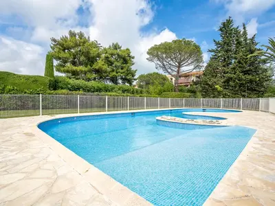Piscine de l'établissement Apartment Le Mandarin by Interhome ou située à proximité