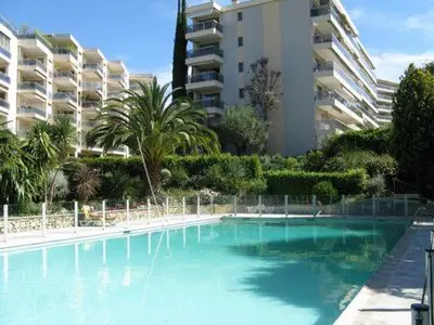 Piscine de l'établissement Karolina Properties - Ascot Appartement ou située à proximité