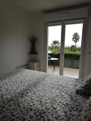 Un ou plusieurs lits dans un hébergement de l'établissement Antibes T2 Vue mer 48m2 Terrasse Parking Piscine Plage