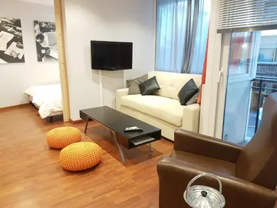 Télévision ou salle de divertissement dans l'établissement Latour Sea Cannes
