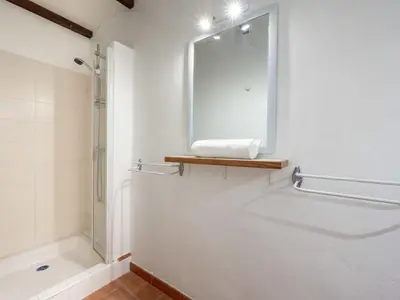 Salle de bains dans l'établissement Apartment Rue de la Pompe by Interhome