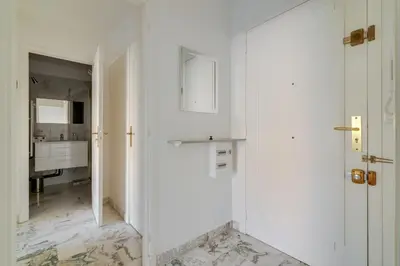 Salle de bains dans l'établissement Superb 1 bedroom appartement - close to Croisette