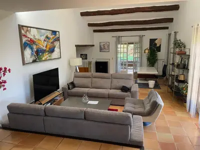 Coin salon dans l'établissement Magnifique Villa de prestige Antibes/Juan-les-Pins