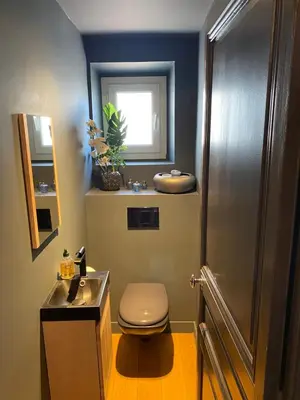 Salle de bains dans l'établissement Pavillon Geneve