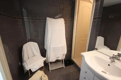 Salle de bains dans l'établissement carré d'or rue d'ANTIBES à quelques pas du palais des Festivals