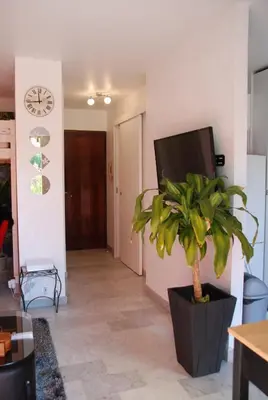 Télévision ou salle de divertissement dans l'établissement Studio - Juan les pins - proximité plages