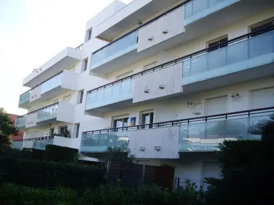 Balcon ou terrasse dans l'établissement Appartement moderne à Antibes - 50 m² - Vue sur jardin