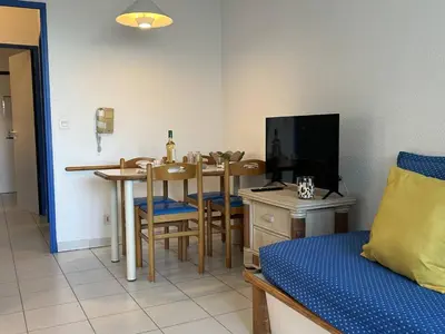 Télévision ou salle de divertissement dans l'établissement Studio à Villeneuve-Loubet Plage avec Parking Privé, 2/4 Couchages - FR-1-252A-6