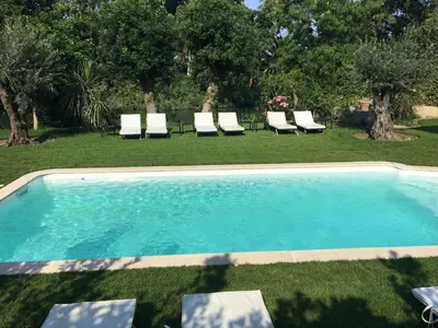 Piscine de l'établissement Villa Louise-Rose ou située à proximité