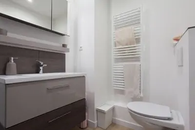 Salle de bains dans l'établissement 3-Room Apartment with Terrace in Palm Beach