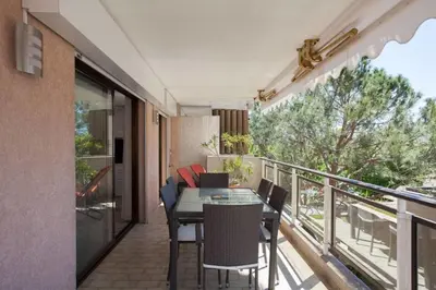 Balcon ou terrasse dans l'établissement 3-Room Apartment with Terrace in Palm Beach