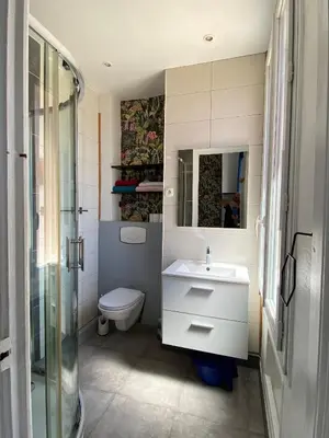 Salle de bains dans l'établissement Appartement PALOMA Proche Cannes