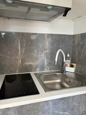 Plan de l'établissement Très beau Studio lumineux dans Villa avec piscine