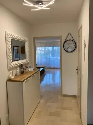 Cuisine ou kitchenette dans l'établissement Superbe 2 pièces moderne refait à neuf, PISCINE !