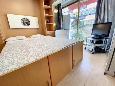 Télévision ou salle de divertissement dans l'établissement Imperial Croisette FER3417 studio