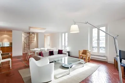 Coin salon dans l'établissement REF 35 - Cannes Center - Duplex apartment for rent