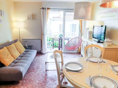 Coin salon dans l'établissement Apartment Reine Astrid-3 by Interhome