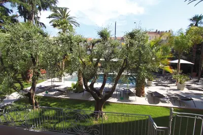 Jardin de l'établissement GOLDEN TULIP CANNES HOTEL de PARIS