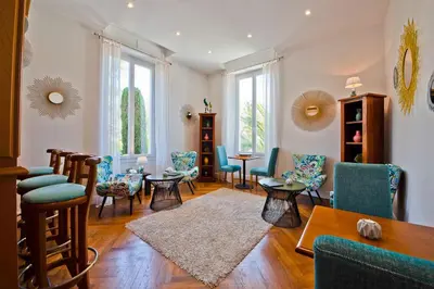 Coin salon dans l'établissement Hôtel La Villa Cap d’Antibes