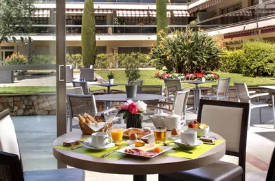 Nourriture dans l'hôtel ou à proximité