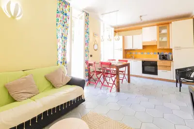 Cuisine ou kitchenette dans l'établissement Place Amiral Barnaud