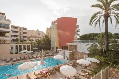 Piscine de l'établissement Résidence Pierre & Vacances Premium Port Prestige ou située à proximité