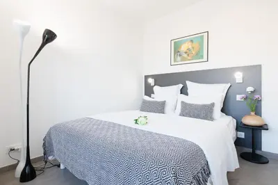 Un ou plusieurs lits dans un hébergement de l'établissement On la Croisette: luxe 2 bedrooms/ 2 baths