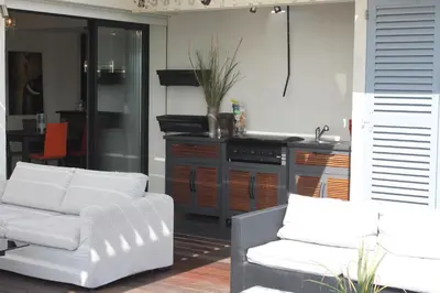Cuisine ou kitchenette dans l'établissement Rooftop grande terrasse jacuzzi vue mer