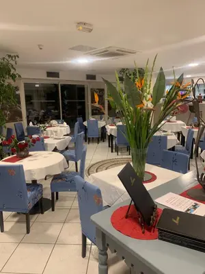 Restaurant ou autre lieu de restauration dans l'établissement Hôtel Restaurant de la Mer