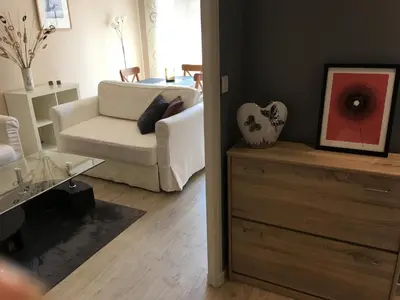 Coin salon dans l'établissement Cosy One-Bedroom Apartment -StayInAntibes- Le Cosy