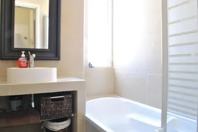Salle de bains dans l'établissement Lecerf 2P CUR1095