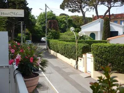Jardin de l'établissement Hotel Miramar- Cap d'Antibes - La Garoupe plage
