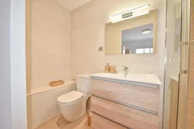 Salle de bains dans l'établissement 3-Room Apartment in the Heart of Cannes