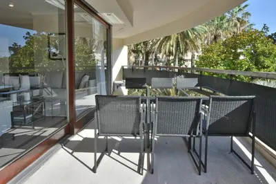 Balcon ou terrasse dans l'établissement CANNES - 2-BR flat 15-min walk to the beaches