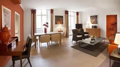 Coin salon dans l'établissement Cannes Croisette Prestige Apart'hotel