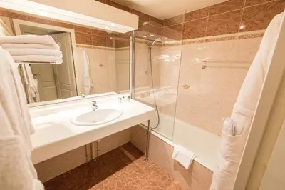 Salle de bains dans l'établissement Cannes Croisette Prestige Apart'hotel