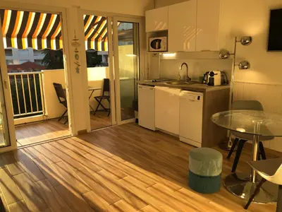 Cuisine ou kitchenette dans l'établissement Émeraude Croisette