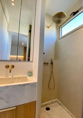 Salle de bains dans l'établissement Blvd De La Croisette 82A, Cannes, La Réale