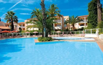 Piscine de l'établissement T3 A/C Côte d'Azur, Piscine, Plage à 350m, WIFI ou située à proximité