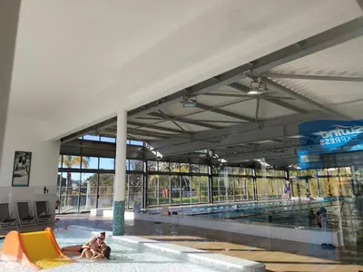 Piscine de l'établissement Très beau T2 dans parc montfleury ,proche centre ,au calme 44 bd Montfleury ou située à proximité