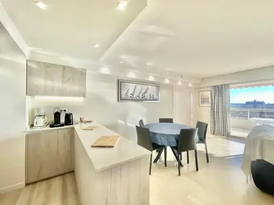 Cuisine ou kitchenette dans l'établissement Vezelay, by Welcome to Cannes
