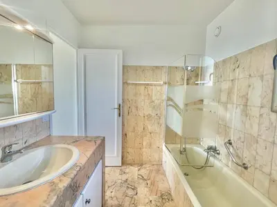 Salle de bains dans l'établissement Vezelay, by Welcome to Cannes