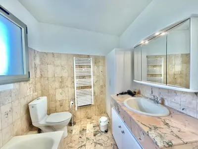 Salle de bains dans l'établissement Vezelay, by Welcome to Cannes