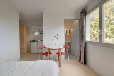 Cuisine ou kitchenette dans l'établissement City Résidence Sophia