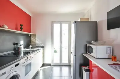 Cuisine ou kitchenette dans l'établissement Appartement Soleil d'Antibes - Welkeys