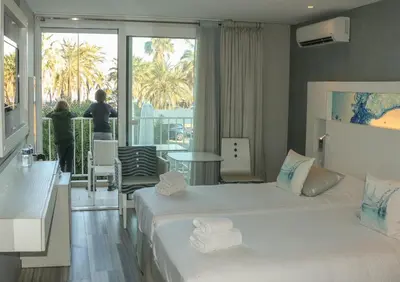 Un ou plusieurs lits dans un hébergement de l'établissement Hôtel Josse