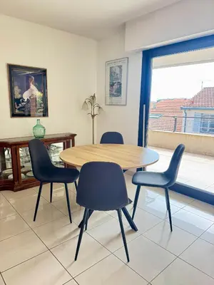 Coin salon dans l'établissement Spacious Luxury apt, 12 min walk to Croisette beach and Conf Centre